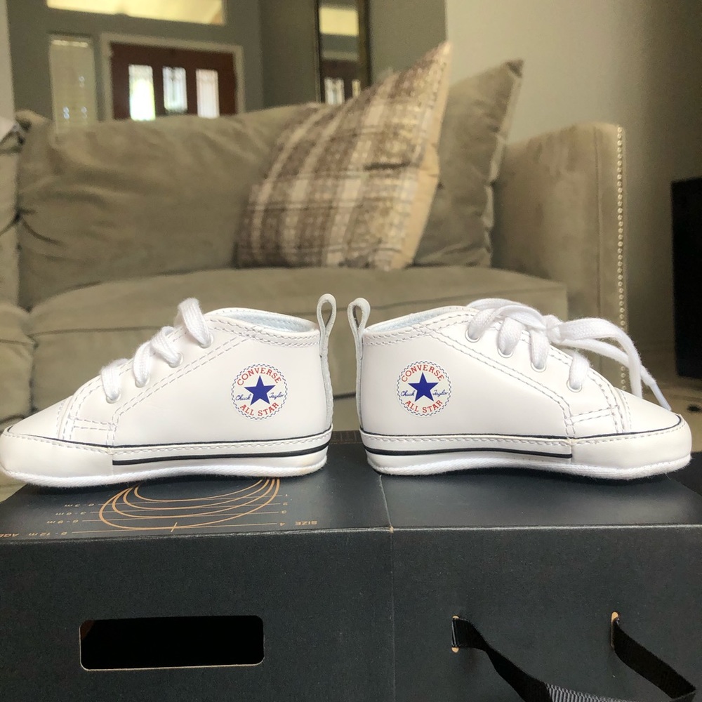 NBW: Converse Crib Shoe Sneaker in White Size 3
